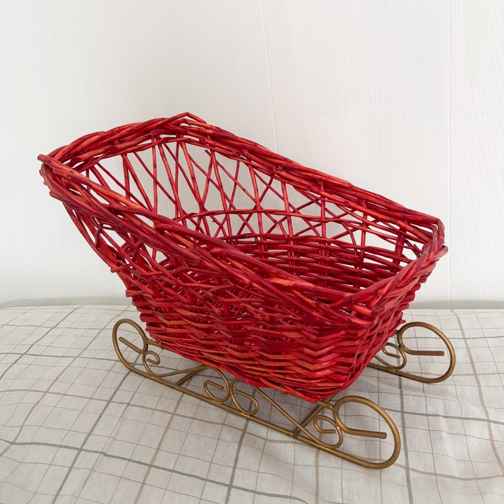 Christmas Red Wicker Sleigh Basket